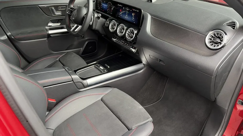 MERCEDES-BENZ GLA GLA 200 mHEV AMG Line 7G-DCT