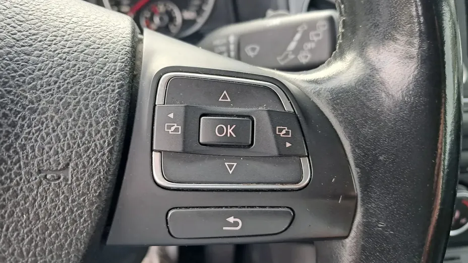 VOLKSWAGEN Tiguan -