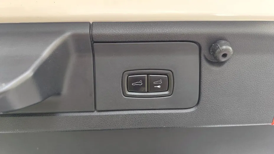 PORSCHE Panamera -