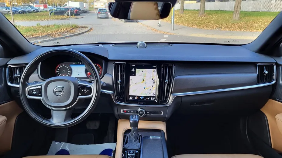 VOLVO V90 -