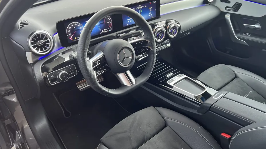 MERCEDES-BENZ A Klasa A 250 e PHEV AMG Line 8G-DCT