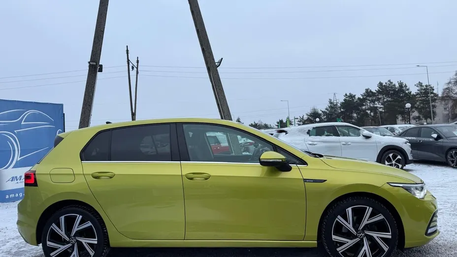 VOLKSWAGEN Golf -