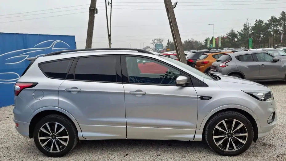 FORD Kuga -