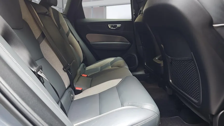 VOLVO XC60 XC60 B5 B AWD R-Design aut