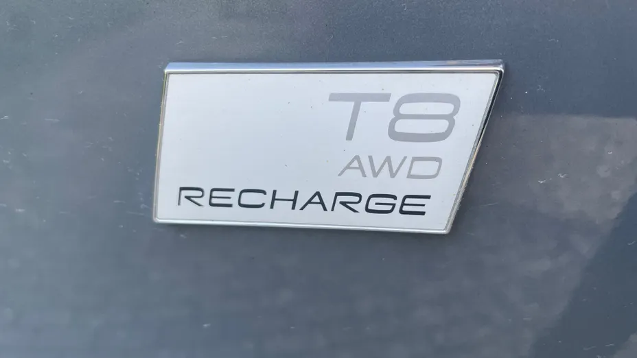 VOLVO XC60 XC60 T8 AWD Plug-In Hybrid R-Design aut