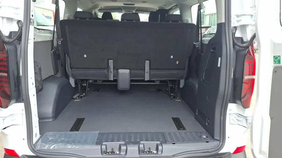 VOLKSWAGEN Transporter Transporter Kombi TDI L2H1 M1 Nowy
