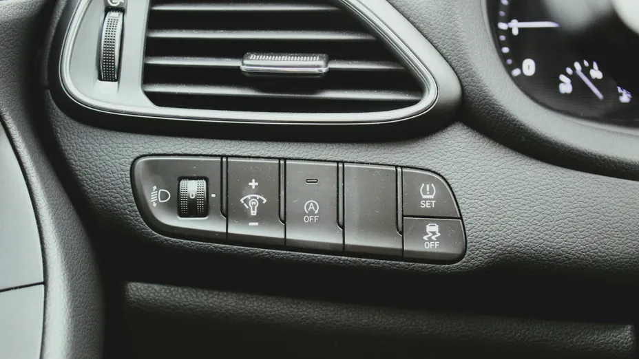 HYUNDAI i30 i30 1.0 T-GDI Modern DCT