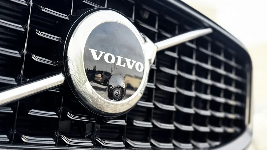 VOLVO XC60 XC60 T6 Plug-In Hybrid AWD Ultra Dark aut