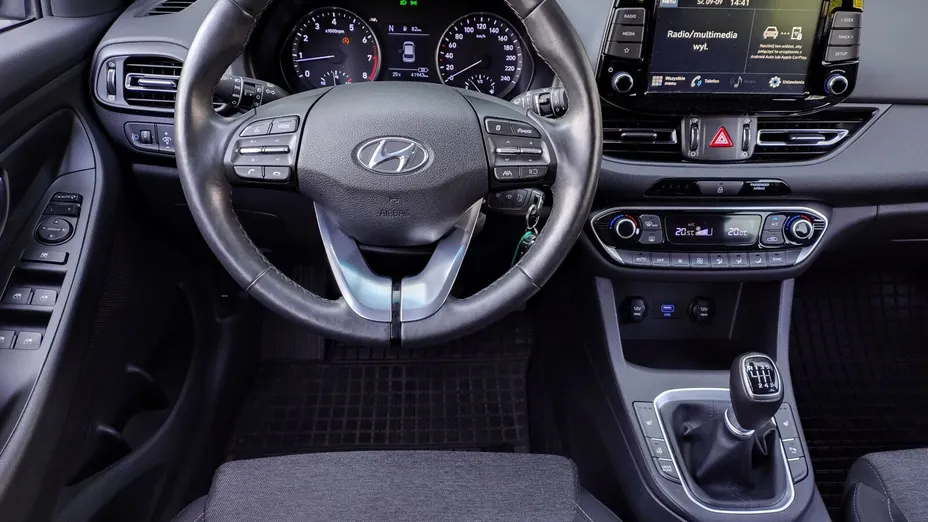 HYUNDAI i30 -