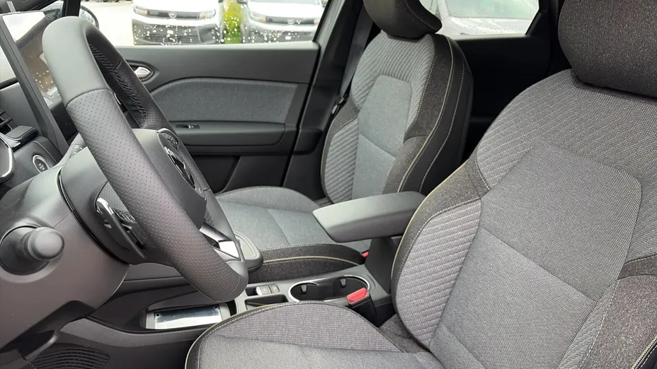 MITSUBISHI Grandis Grandis 1.3T mHEV Intense Style Cold DCT