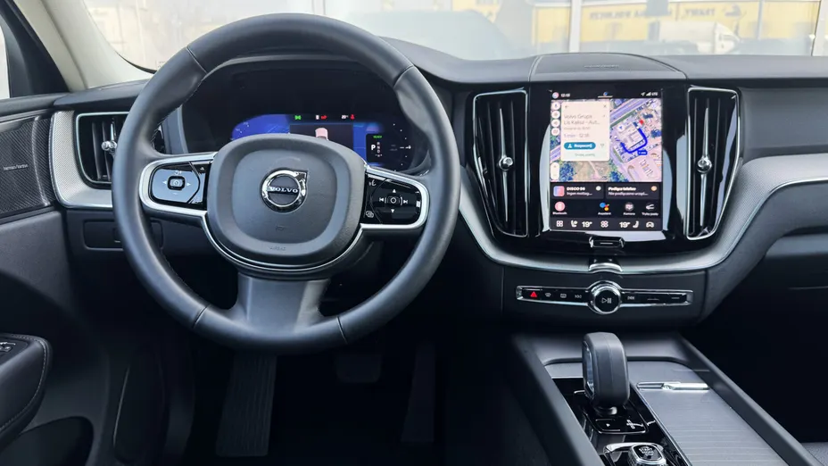 VOLVO XC60 XC60 T6 Plug-In Hybrid AWD Plus Dark aut