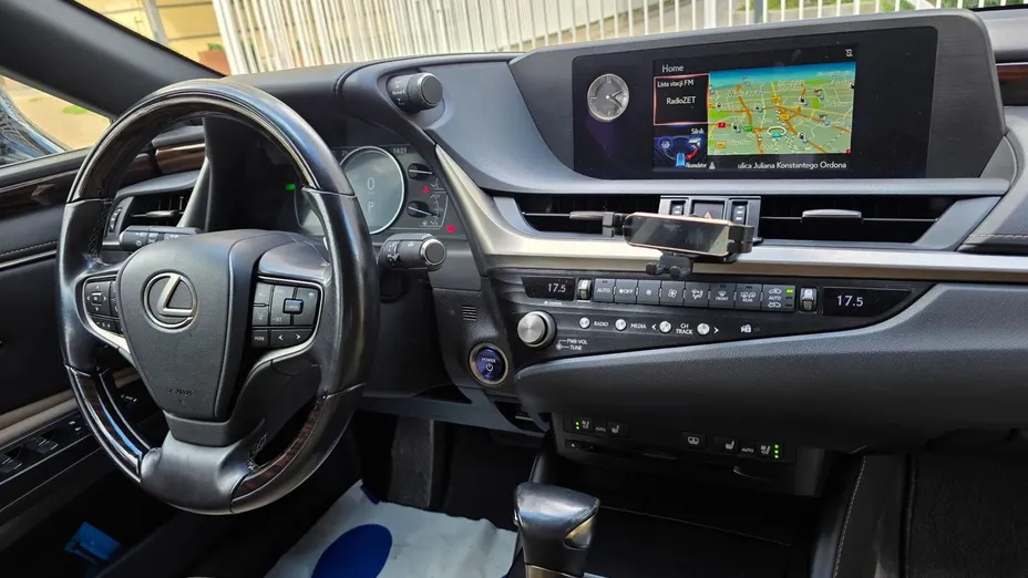 LEXUS ES -