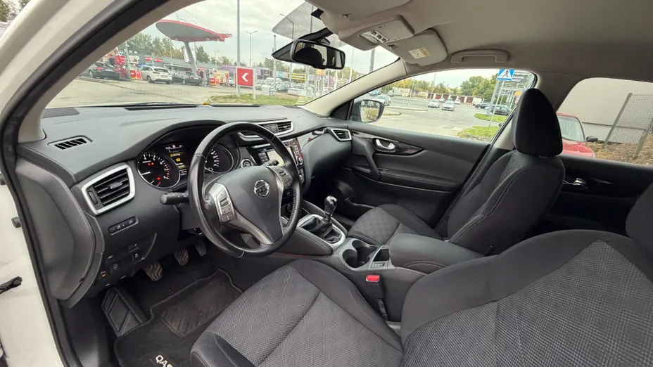 NISSAN Qashqai -