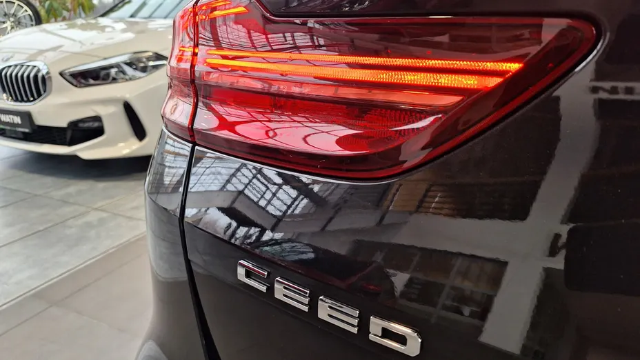 KIA Cee'd Ceed 1.4 T-GDI L Business Line DCT