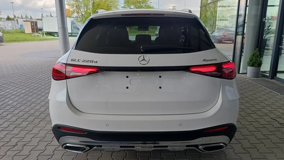 MERCEDES-BENZ GLC -