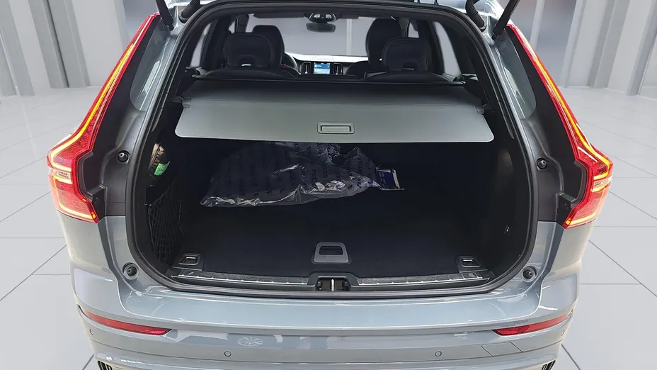 VOLVO XC60 XC60 B5 B AWD R-Design aut