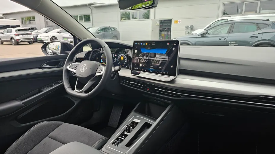 VOLKSWAGEN Golf Golf VIII 1.5 TSI Life Plus Nowy