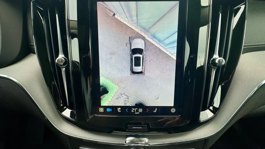 VOLVO XC60 XC60 T8 Plug-In Hybrid AWD Ultra Dark aut