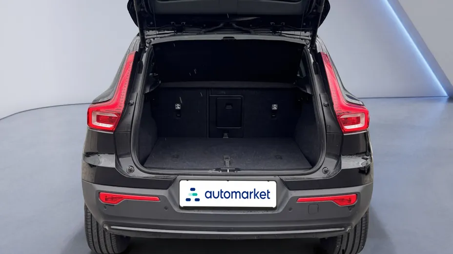 VOLVO XC40 XC40 B3 Plus Dark aut