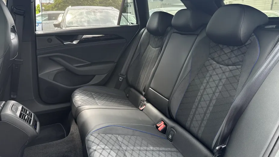 VOLKSWAGEN Passat Passat 2.0 TDI SCR 4Mot. R-Line DSG