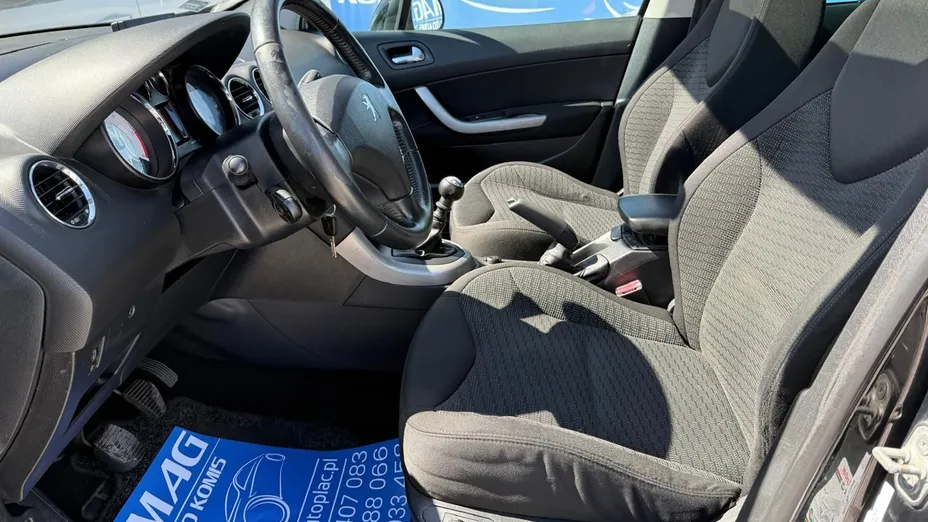PEUGEOT 308 -
