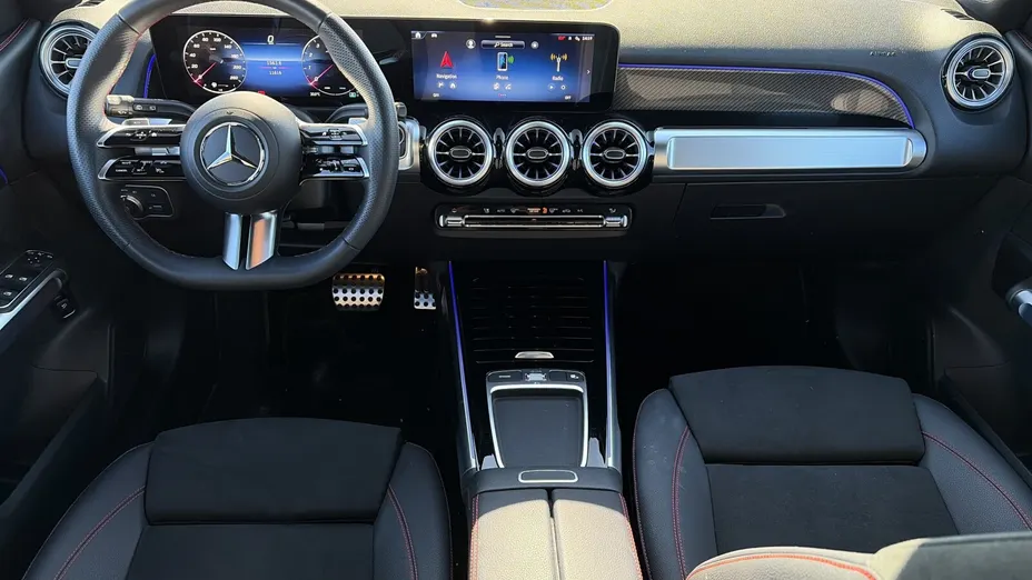 MERCEDES-BENZ GLB GLB 200 mHEV AMG Line 7G-DCT