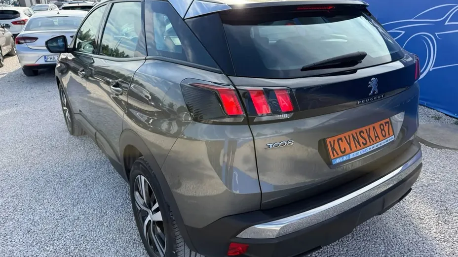 PEUGEOT 3008 -