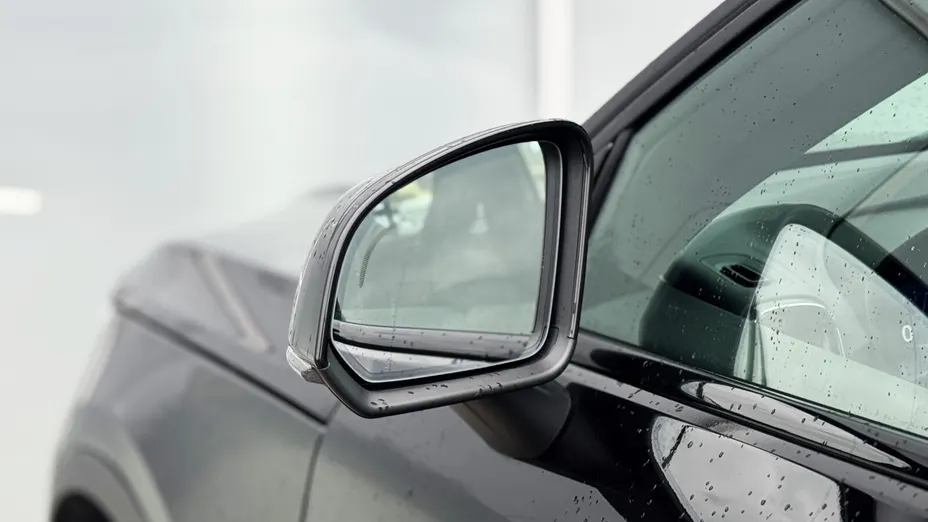 VOLVO XC40 XC40 B3 Plus Dark aut