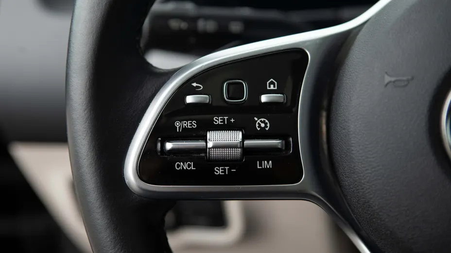 MERCEDES-BENZ GLA GLA 200 Progressive