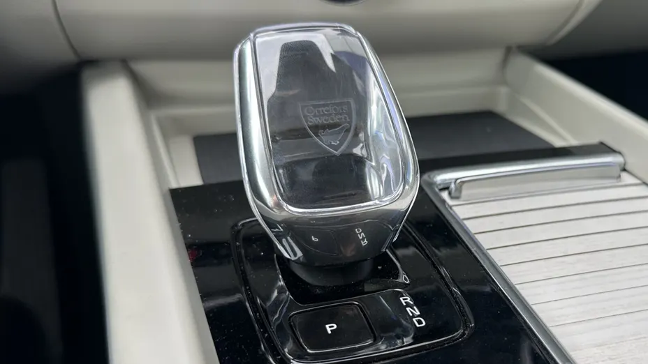 VOLVO XC60 XC60 T8 Plug-In Hybrid AWD Ultra Bright aut