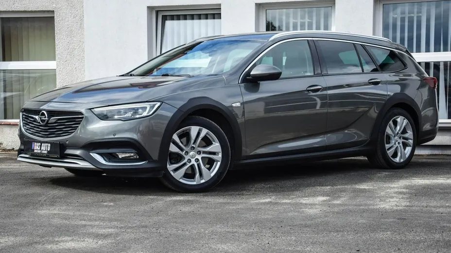 OPEL Insignia -