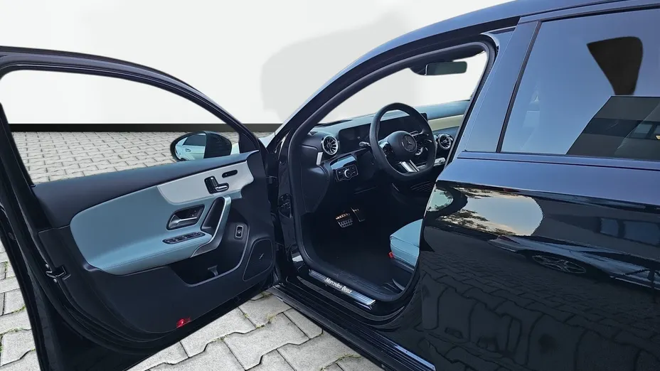 MERCEDES-BENZ A Klasa A 250 e PHEV AMG Line 8G-DCT