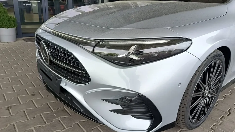 MERCEDES-BENZ CLA -