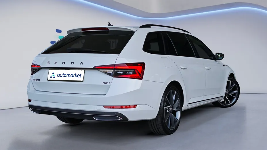SKODA Superb Superb 2.0 TDI SCR 4x4 Sportline DSG
