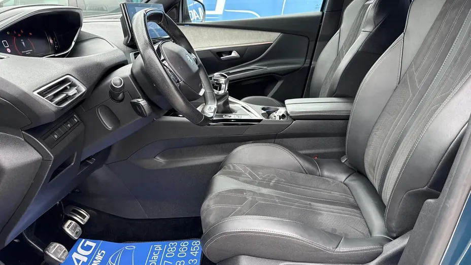 PEUGEOT 5008 -