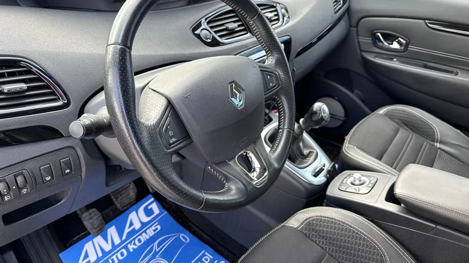 RENAULT Scenic -