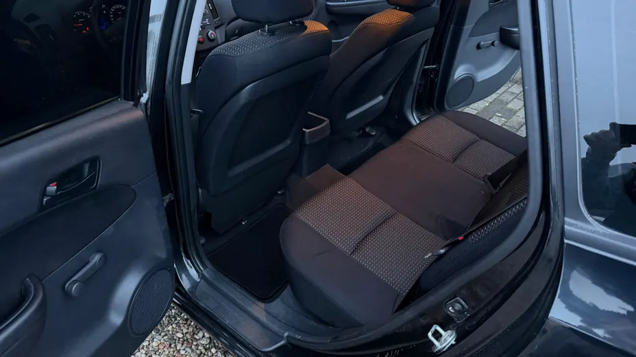 HYUNDAI i30 -