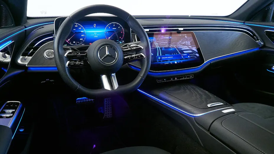 MERCEDES-BENZ E Klasa E 220 d mHEV 4-Matic AMG 9G-Tronic