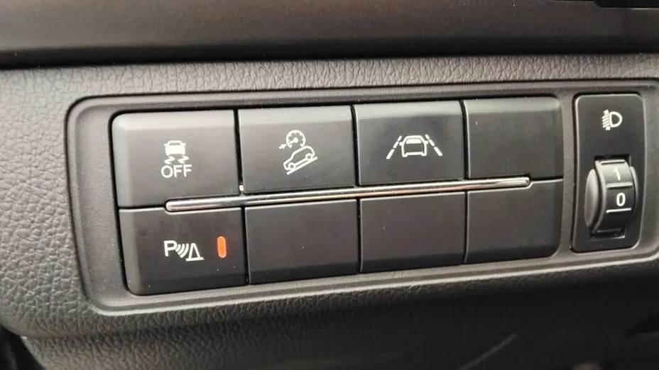 KGM / SSANGYONG Musso Musso Grand 2.2 e-XDi Quartz 4WD aut