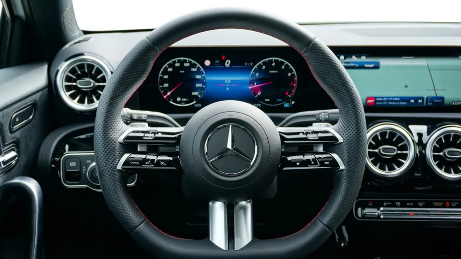 MERCEDES-BENZ A Klasa A 220 4-Matic 7G-DCT Nowy