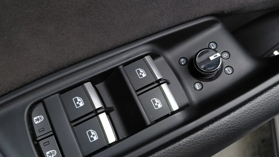 AUDI Q8 -