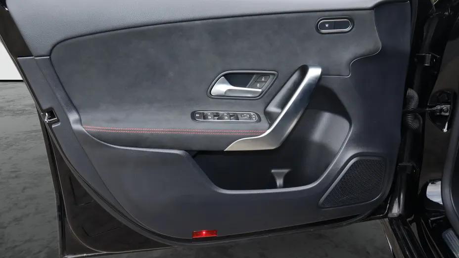 MERCEDES-BENZ A Klasa A 200 AMG Line 7G-DCT