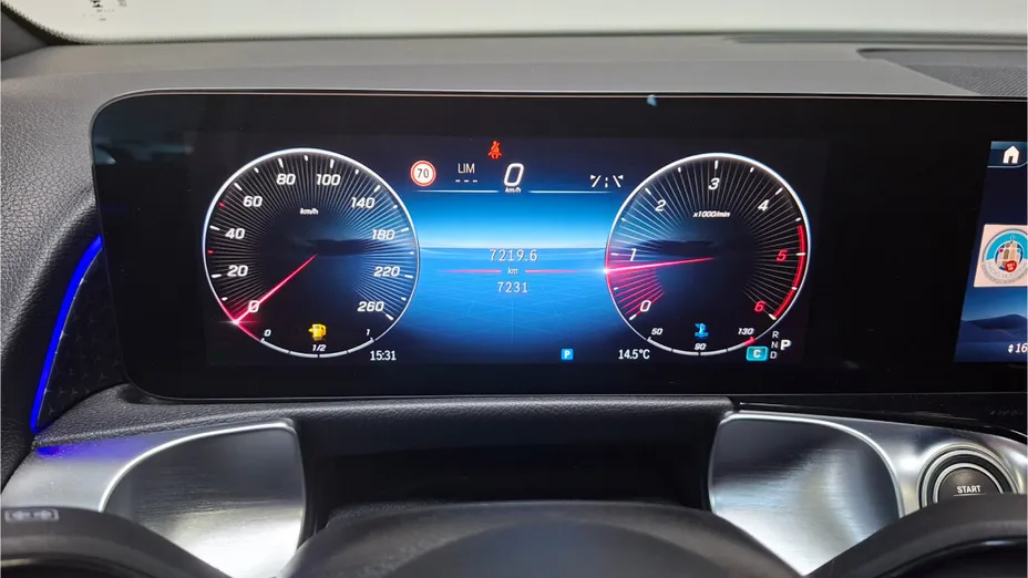 MERCEDES-BENZ GLB GLB 200 d 4-Matic AMG Line 8G-DCT
