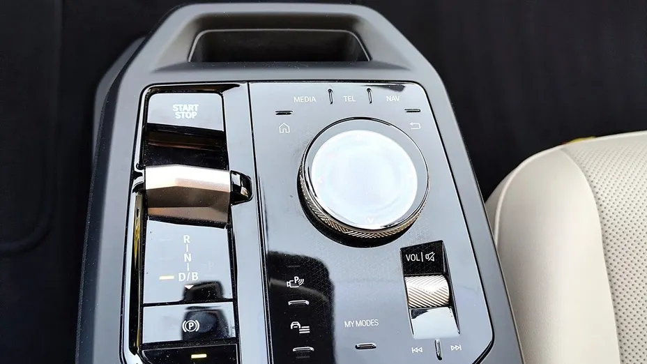 BMW iX iX xDrive50 111.5kWh Signature