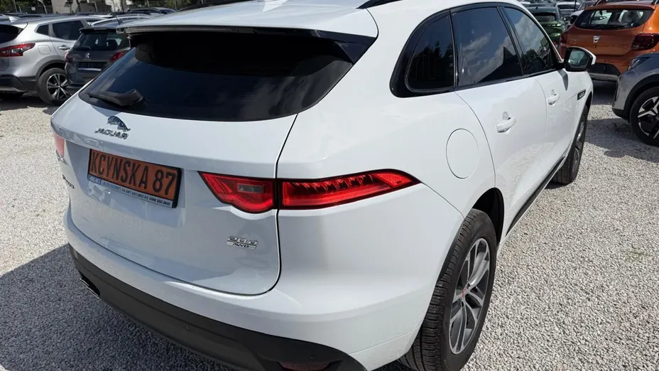 JAGUAR F-Pace -
