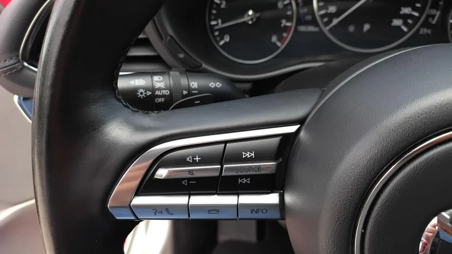 MAZDA 3 3 2.0 mHEV Kanjo aut