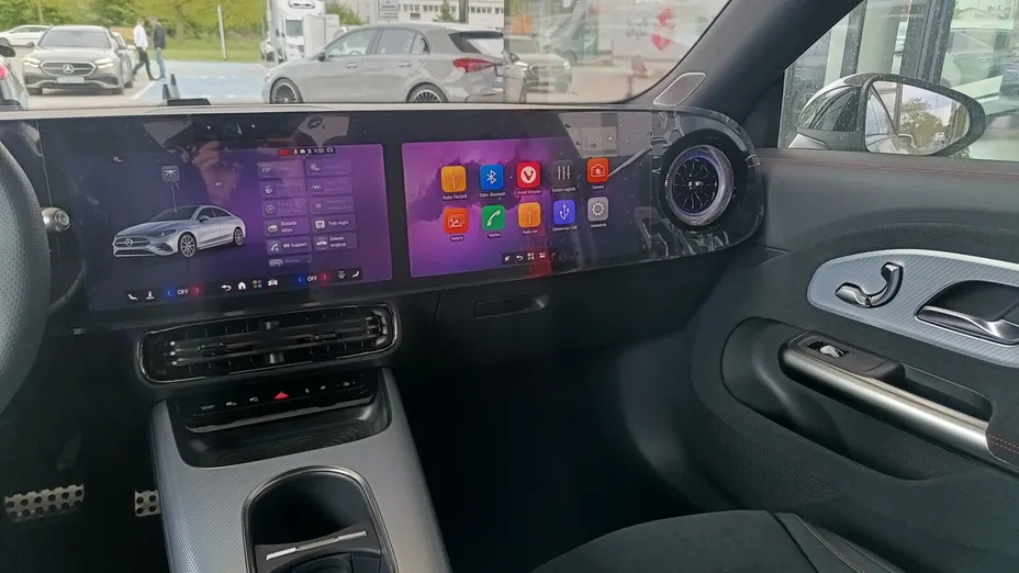 MERCEDES-BENZ CLA -