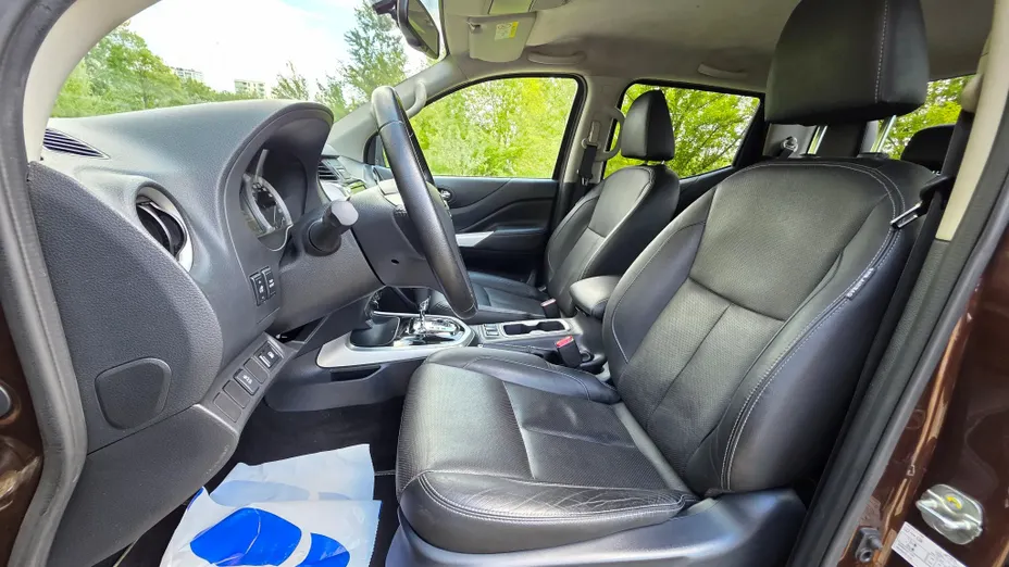 NISSAN Navara Navara 2.3 dCi Acenta aut