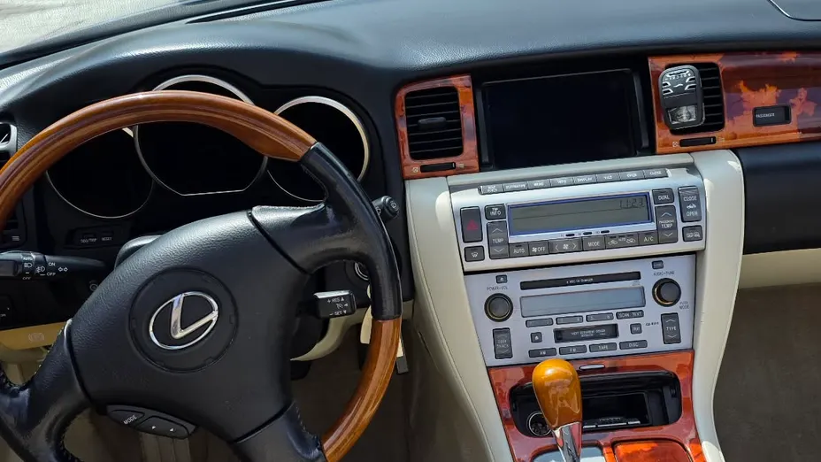 LEXUS SC -