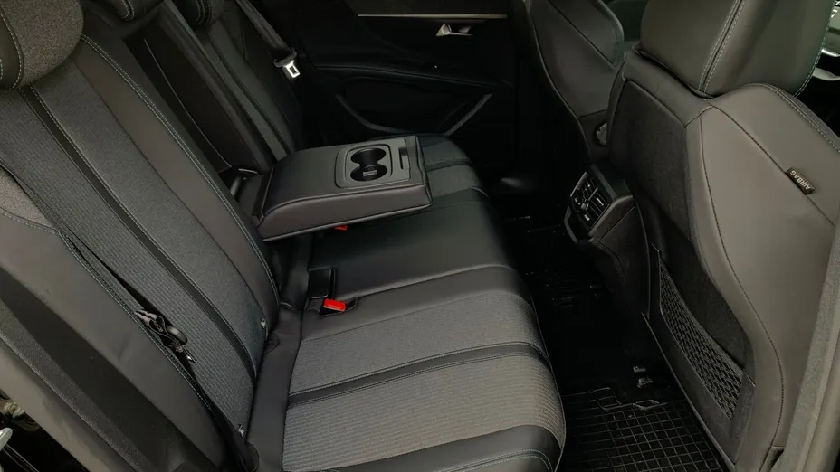 PEUGEOT 3008 3008 1.2 PureTech Allure Pack S&S EAT8